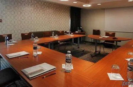Ibis Styles Aeroport מלון