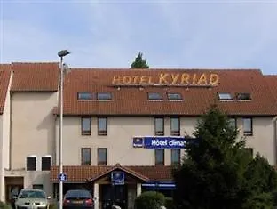 Ibis Styles Aeroport מלון 3*