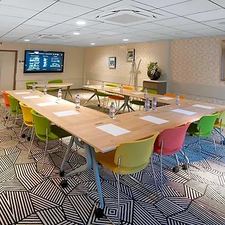 Ibis Styles Aeroport 3* Clermont-Ferrand